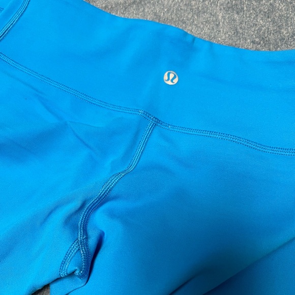 lululemon Rare Wunder Under Reversible Crop Leggings in Blue Size 6 - Picture 2 of 5